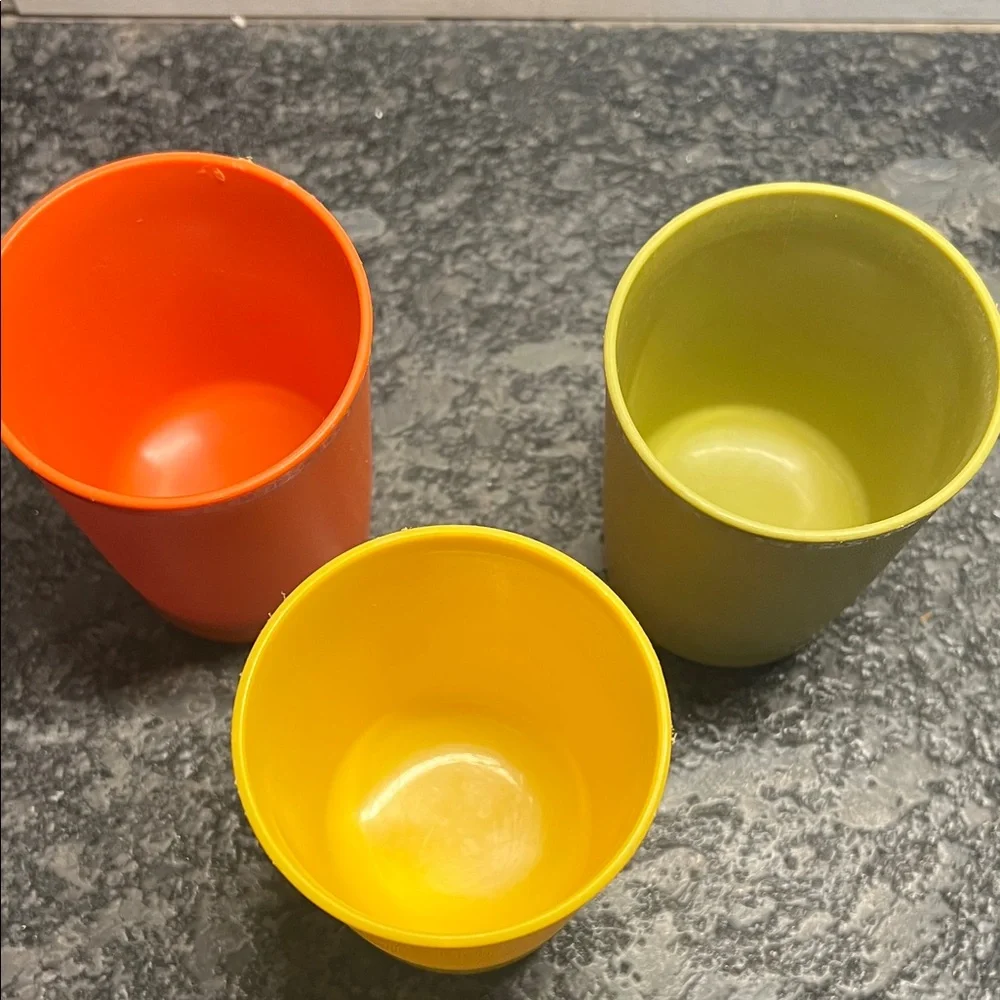 Set of Three Vintage Tupperware Colorful plastic Cups. 6 oz